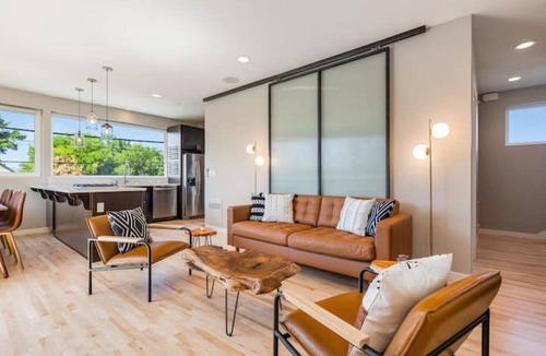 West Woodland House | *NEW* Modern 4B3.5BA w/Rooftop in Ballard/Fremont