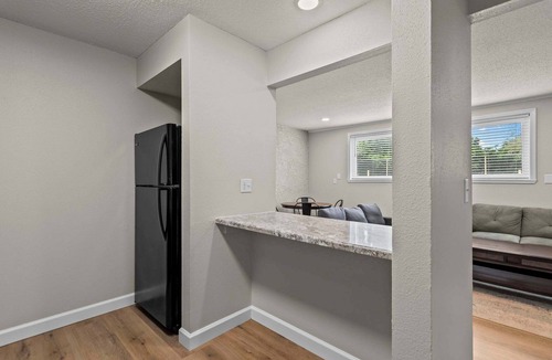 Springfield Apartment | Newly Renovated Unit in Central Spfld! #103