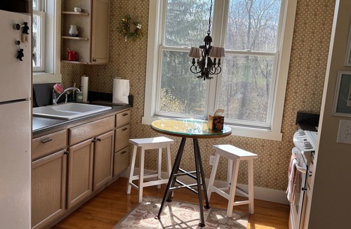 Manor Cottage | NFL draft-ready 25 mi to stadium2-bedroom cottage in beautiful Harrison City