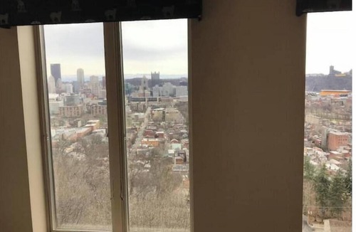 Central Northside House | Northside Treasure- Relax in a luxury home! Relish the excitement of city life!