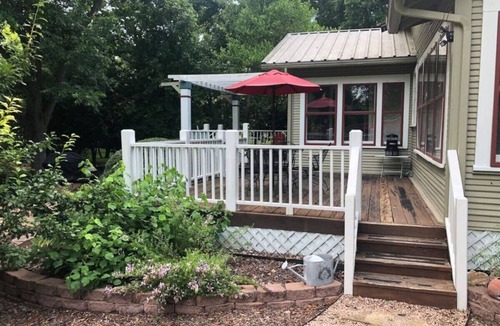 Prairie Lea House | Nut House Countryside Pecan Farm 14 ac San Marcos
