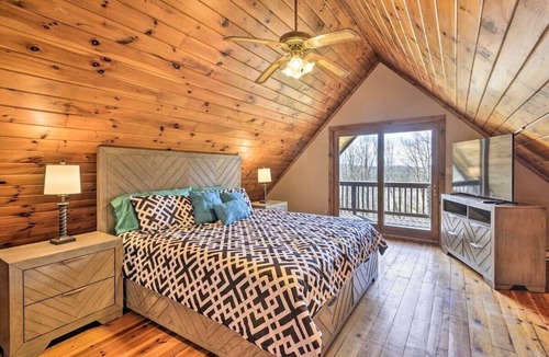 Pleasant Mount Cabin | NYC Group Escape | Pocono Cabin & Suite
