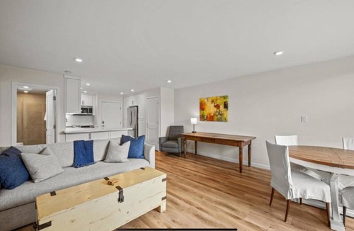 Del Mar Apartment | Ocean Windows, Beachside + Resort Amenities heart of Del Mar