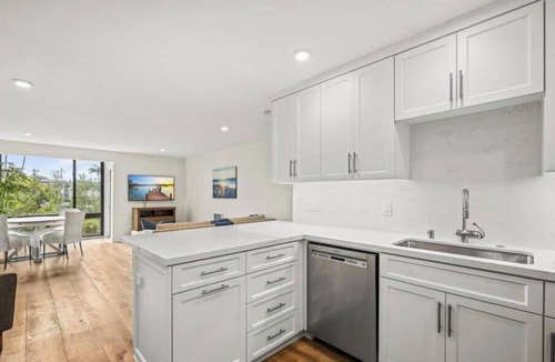 Del Mar Apartment | Ocean Windows, Beachside + Resort Amenities heart of Del Mar