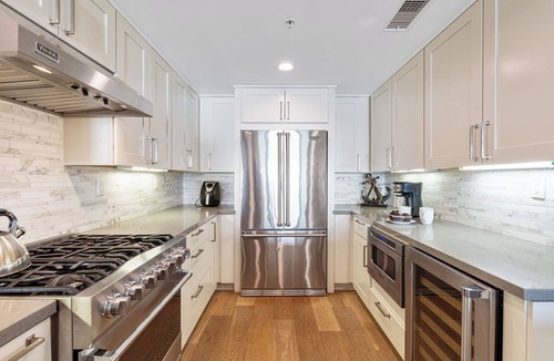 Beach Barber Tract House | Oceanfront/Ground Floor Unit/A/C/Parking/Guest Favorite
