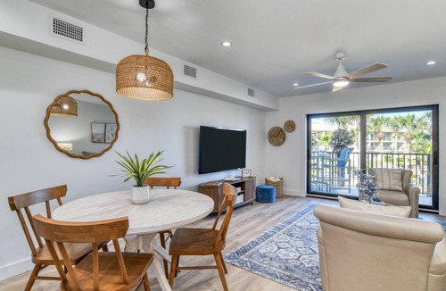 Surfcrest Village Condo | Oceanfront, Pool and Ocean Views, Complete Remodel, 2 Balconies, 2 Masters! $300 in Free Tickets!