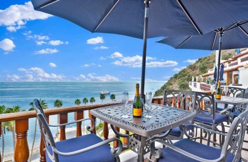 Avalon House | Oceanfront Villa with breathtaking views