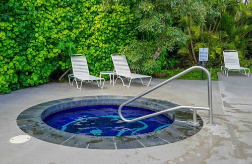 Wailua Apartment | Oceanview on Coconut Coast