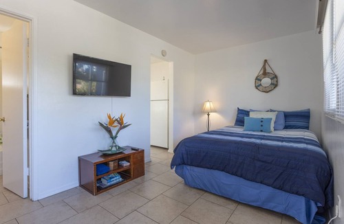 Pacific Beach Apartment | Pacific Beach Studio #1973 Close to beach, bay and more!