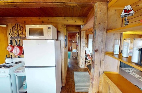 Spanish Valley Cabin | Pack Creek - Trails End, Affordable Cabin