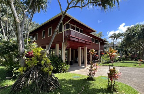 Wainiha House | Paddle to a Secluded Beach Experience Old Hawaiʻi 50 Year Local Expert Host