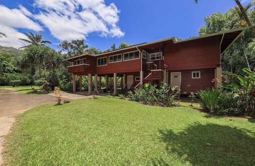 Wainiha House | Paddle to a Secluded Beach Experience Old Hawaiʻi 50 Year Local Expert Host
