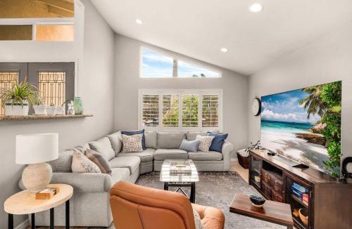 San Carlos House | Panoramic Canyon Views Villa & Sparkling Backyard Pool