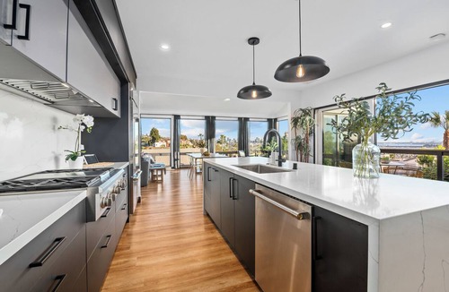 Mission Hills House | Panoramic Downtown Skyline- Pool/Spa/Airport 1< Sleeps 12- Mission Hills/OldTown
