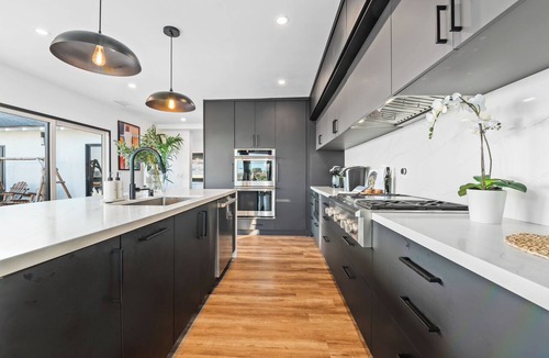 Mission Hills House | Panoramic Downtown Skyline- Pool/Spa/Airport 1< Sleeps 12- Mission Hills/OldTown