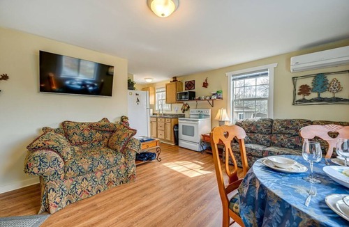 Qualla Cabin | Papa Bear relaxing Smoky Mountain Woodland Retreat