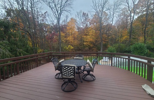 Mainland House | Peace of mind on a big mansion, close to all local stores.