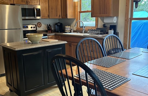 Hibbing Cabin | Peaceful cabin retreat on Clearwater Lake (4 season)