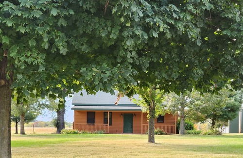 Michael Cabin | Peaceful cozy cabin, with fireplace, on 30 acre farm. Near wineries and shopping