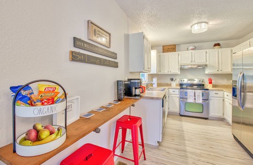 Sylva House | Peaceful downtown Sylva home, 3BR, porch, creek, Wifi