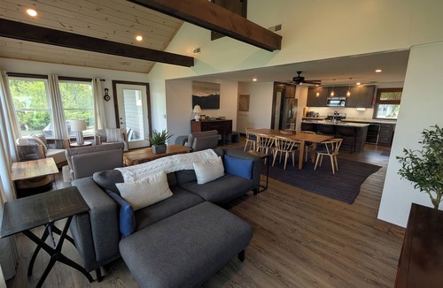 Chautauqua House | Peaceful Lakefront Cottage - Completely Renovated - Available Year Round!