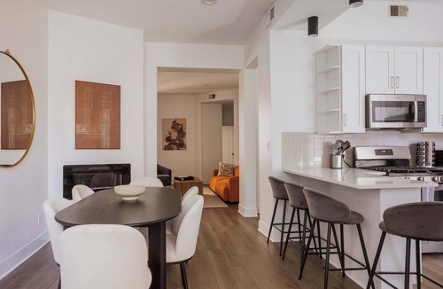 Rush and Division Apartment | Penthouse Designer Loft 4W | GoldCoast/River North