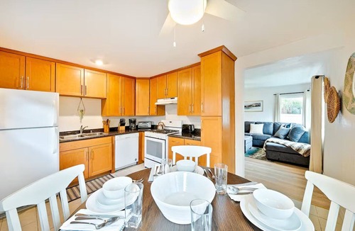 Pacific Beach Villa | Permit#Diamond Gem