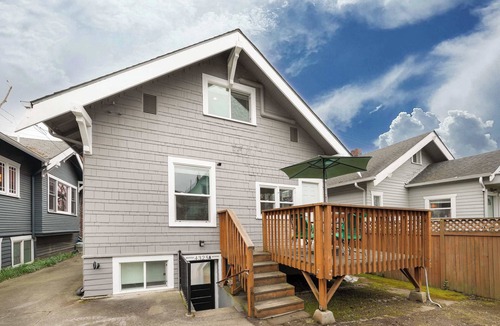 Wallingford House | Pet Friendly 1BR Basement w, Gym, Near UW &Hospital