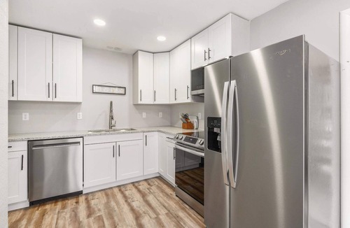 Robbinsdale House | Pet-Friendly 2 Bedroom Urban Oasis Garage W/D Central Fenced Yard