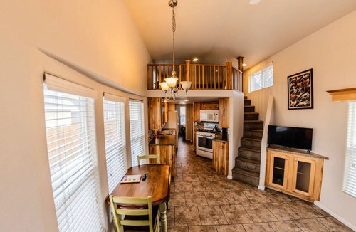 Moab House | Pet-Friendly Tiny Home Near Arches | Queen + Loft | Sleeps 6 | Sorrel River
