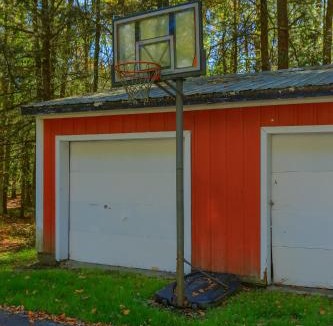 Brookville House | Pet Friendly Wi-Fi Firepit TV