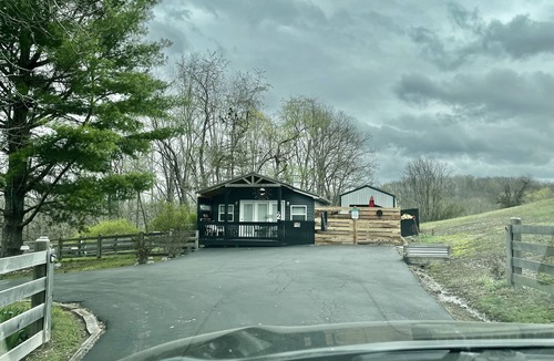 Goodlettsville Cottage | Pets Stay Free ,Studio Cottage near Nashville, TN