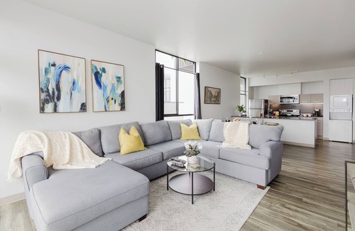 Little Italy Apartment | Piccola Italia with free garage parking