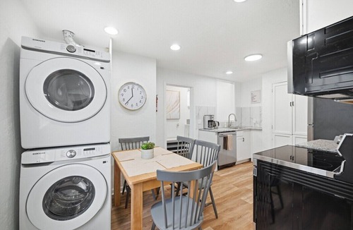 Millvale Apartment | Pittsburgh/Millvale Modern & Stylish Two Bedroom Apartment, Free Street Parking