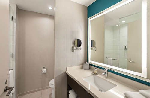 Bee Cave Hotel | Pleasant Stay, Convenient Location! 2 Modern Units, Close to Lake Pointe Park