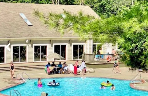 East Stroudsburg Villa | Poconos Getaway - 295/Nt Escape to the Poconos with this cozy relaxing retreat!