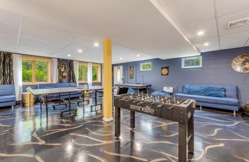 Tafton Villa | Poconos Villa arcade movie theater hot tub