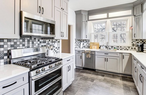 Manchester House | Pool, Patio & Putting Green: Manchester Getaway