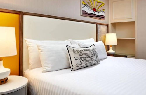 Civic Core Hotel | Premium King-Bed Suite in Central San Diego