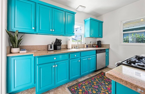 North Park House | Private 3 Bed House in North Park Work, Yard, EV