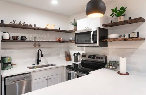 Lakeway Apartment | Private In-Law Suite Walkable to Marina
