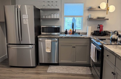 Point Pleasant House | Private Riverfront Retreat-river access, walking/biking path, fire pit