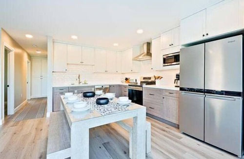 North Clairemont House | Private Villa Poolside Oasis 15 Min to Everything!