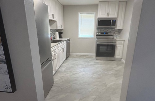 University City House | Quaint 2-bedroom house with AC in University City