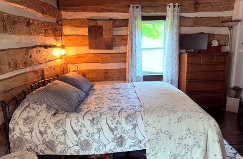 Orrtanna Other | Quiet and secluded, Civil War-era log farmhouse near Historic Gettysburg for 8