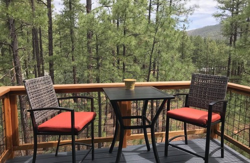Strawberry Apartment | Quiet, Private,Treehouse Feel. Cozy up at Emma’s Loft in beautiful Strawberry Az