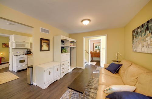 St. Charles Cottage | Quiet St Charles Cottage w/Patio & 4 Acres
