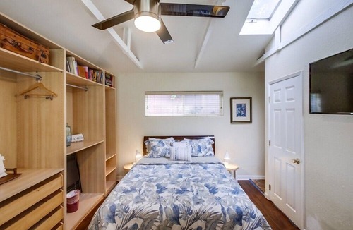 Beach Barber Tract Apartment | Quiet studio cabana in La Jolla