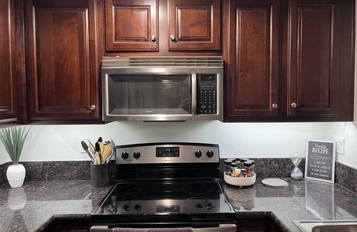 University City Condo | Quiet UTC/La Jolla Monthly Stay-Furnished 1 BR/1BA near UCSD/Tech