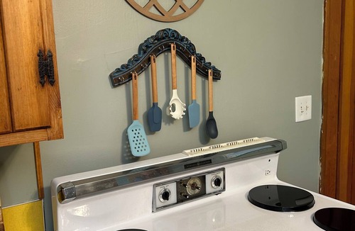 Tullahoma House | READY For TENNESSEE WALKING HORSE CELEBRATION! Lovely 3 bed 2 bath in Tullahoma.